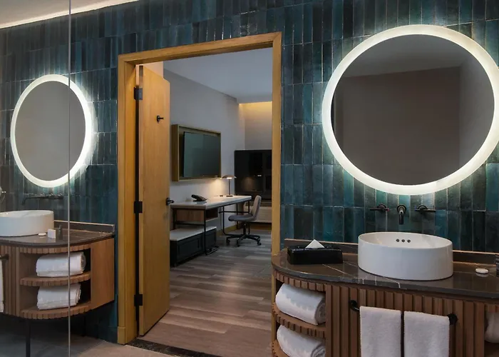 Courtyard By Marriott